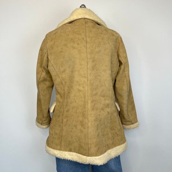 Vintage Women's 70's Wiman Vinyl Suede Button Front Sherpa Coat (Sz M) - Picture 4 of 15